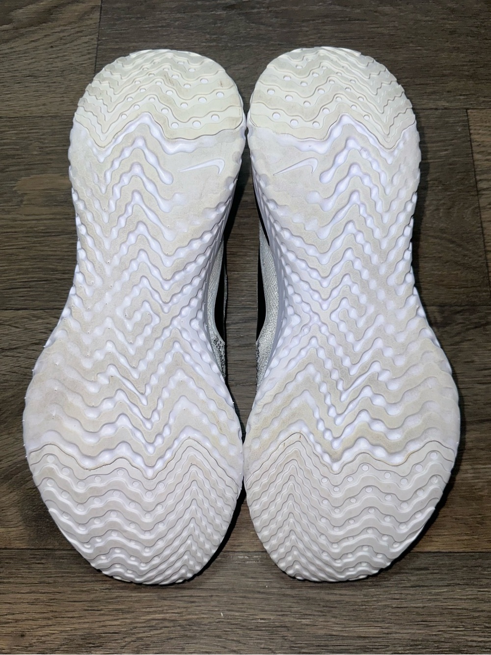 Nike Epic React Flyknit 2 “Oreo” - Picture 6 of 7